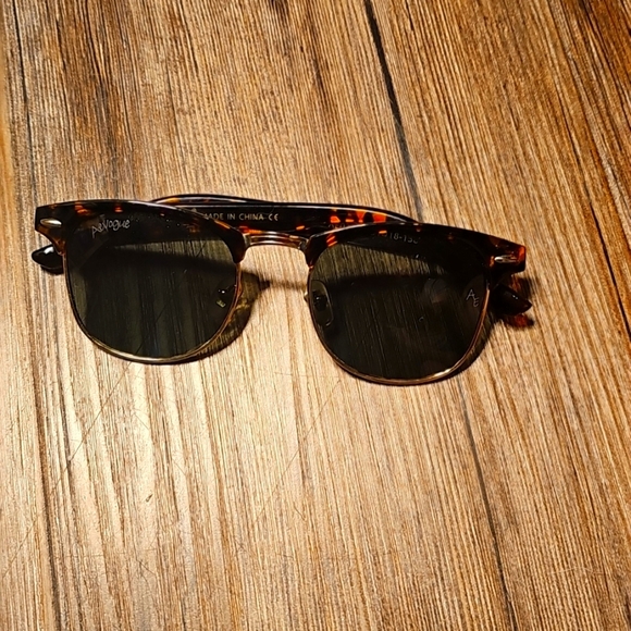 Aevogue Tortoise Shell Gold Rim Sunglasses - Picture 2 of 4